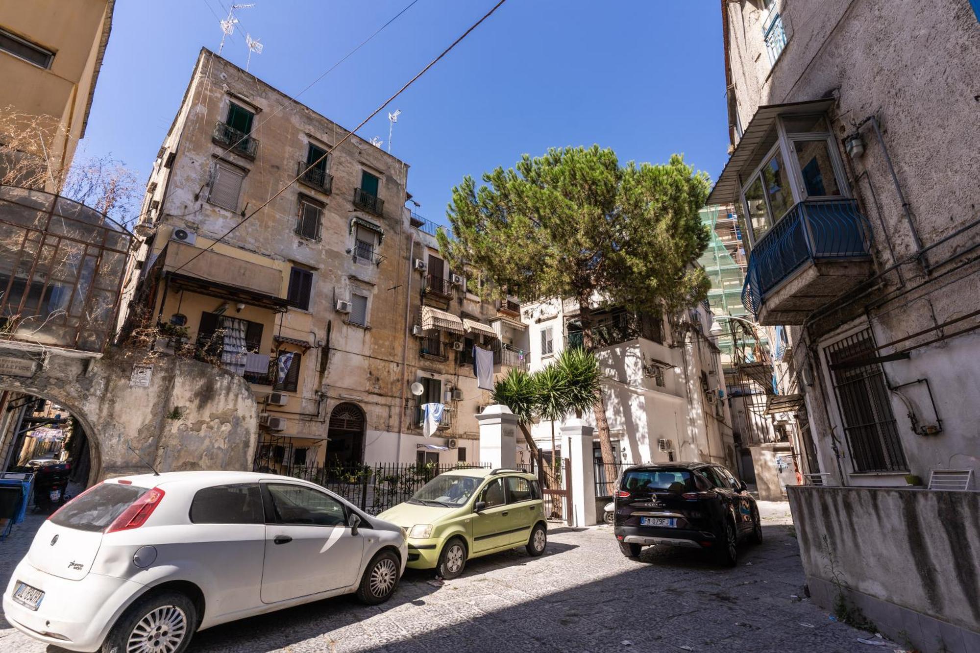 The Quarters Naples Apartments Εξωτερικό φωτογραφία
